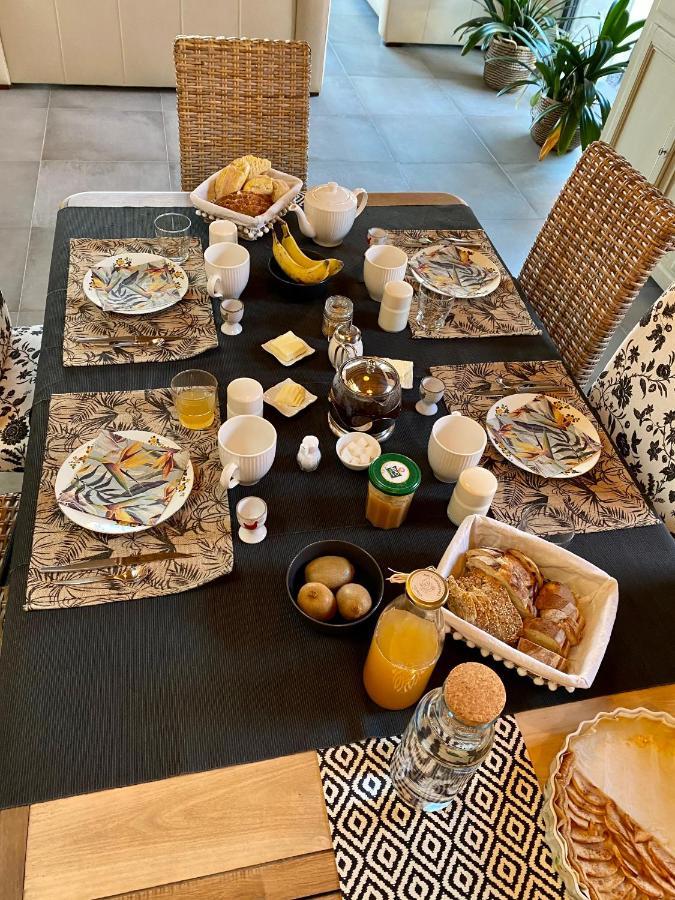 Merville  Aux 2 Girouettes Bed & Breakfast エクステリア 写真